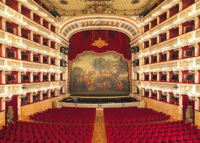 Galleria Umberto I Luxury Apartment